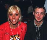 Ils sont méconnaissables, on vous l'accorde ! En 2000, David et Cathy Guetta ne ressemblent pas vraiment à des rois de la nuit parisienne ! 