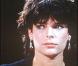 En 1986, Stéphanie de Monaco étonne : la princesse se lance dans la chanson avec "Comme un ouragan". Elle étonne... et fonctionne ! Ce tube est un succès ! 