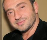 Aujourdh'ui, Patrick Timsit est un acteur et humoriste reconnu. Il a notamment joué dans l'Emmerdeur et a une actualité chargée. 