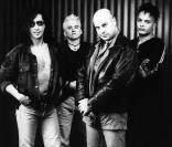 1980, le groupe Trust débarque avec un rock subversif et puissant. Le titre 