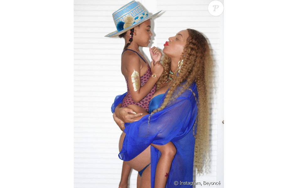 Beyoncé, enceinte et sa fille Blue Ivy Carter. Mai 2017.