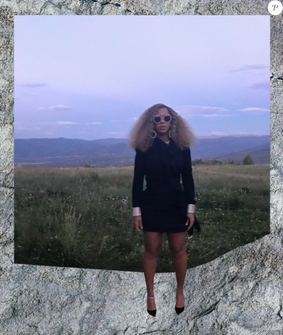 Beyoncé au mariage de son ami Todd Tourso en août 2017. La chanteuse a publié les clichés le 14 octobre sur sur son site internet.
