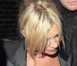 Kate Moss très élégante hier à Londres 