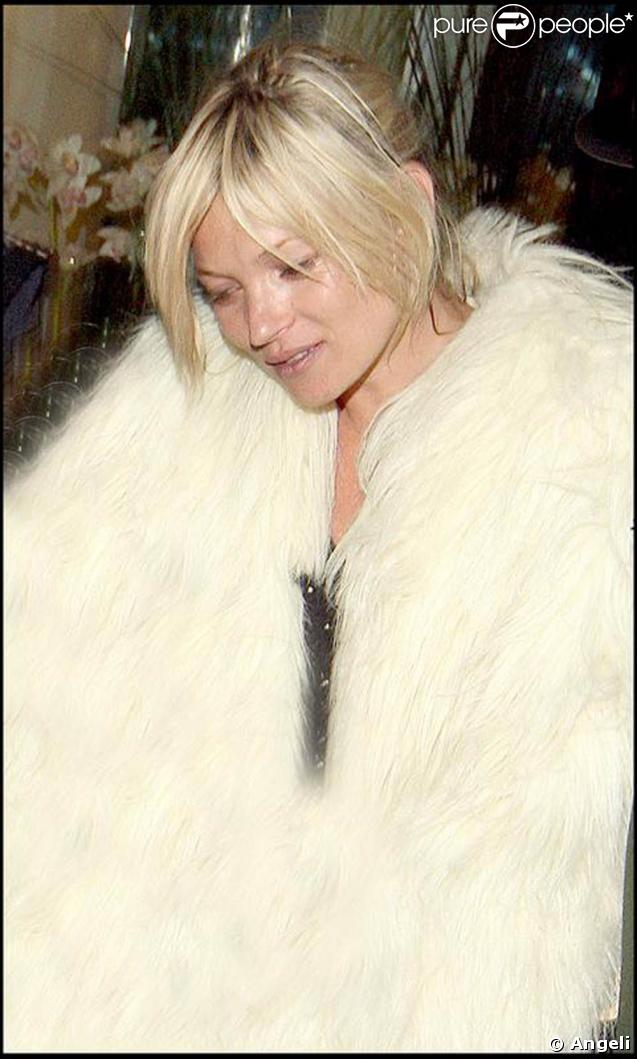 Kate Moss et son manteau improbable ! 25/02/09