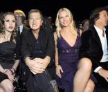Allegra Versace, Mario Testino, Valeria Mazza et son époux au défilé Versace lundi à Milan