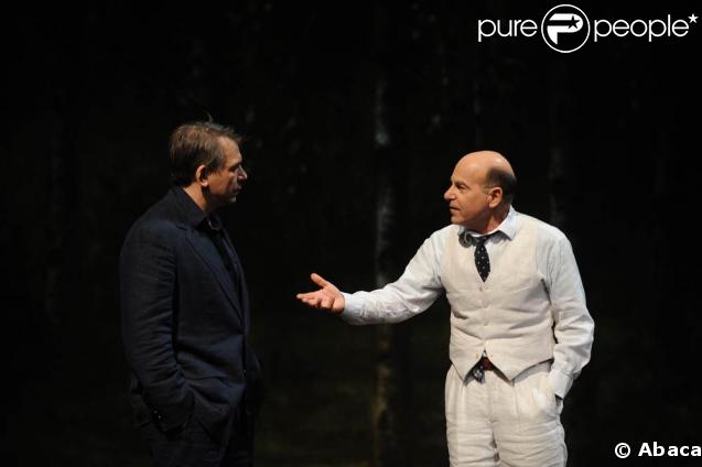 Philippe Torreton joue au côté de Didier Benureau  au théâtre des Bouffes du Nord à Paris  