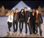 La troupe de  Cléopâtre  sur le tournage du clip réalisé au profit du Sidaction !