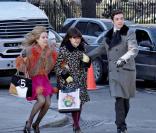America Ferrera, Becki Newton et Michael Urie sur le tournage d'un épisode de la saison 3 de la série Ugly Betty à New York