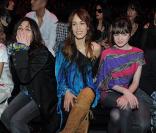 Emmanuelle Béart, Cécile Cassel, Géraldine Chaplin trois ravissantes comédiennes chez Ungaro le 8 mars 2009