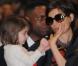 Katie Holmes et Suri arrivent à l'aéroport Narita, à Chiba, au Japon, le 8 mars 2009.