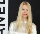 Claudia Schiffer lors du photocall du défilé Chanel au Grand Palais, le 10 mars 2009