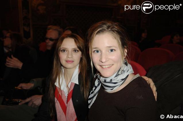 Sara Forestier et Natacha Régnier au défilé Agnès B ce mardi matin à Paris