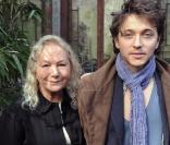Raphaël au défilé Agnès B ce mardi matin à Paris au côté de la créatrice 