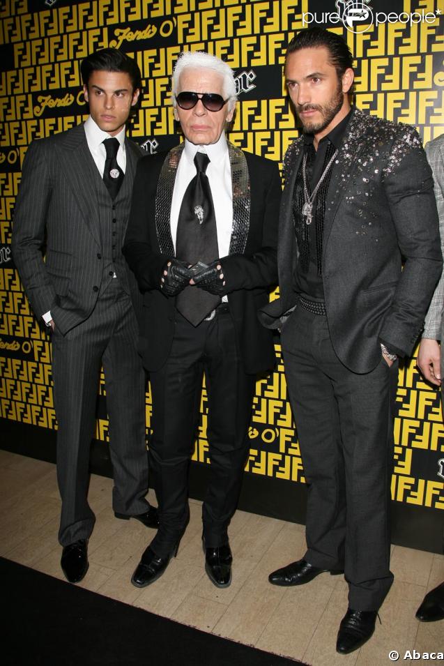 Karl Lagerfeld toujours bien entouré à la soirée Fendi mercredi soir au VIP