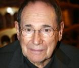 Robert Hossein part... pour mieux revenir avec d'autres projets