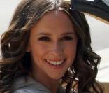 Jennifer Love Hewitt et sa jolie Bentley à Los Angeles le 13 mars 2009