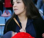 Sergio Kun Agüero présente son fils Benjamin au stade Vicente Calderon, à Madrid