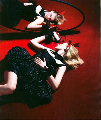 Kirsten Dunst pose pour Miu Miu