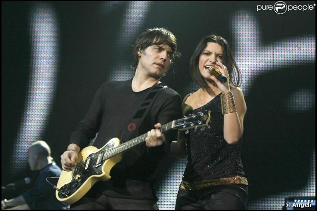 Laura Pausini  et son chéri guitariste en concert à Florence le 14 mars dernier