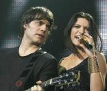 Laura Pausini  et son chéri guitariste en concert à Florence le 14 mars dernier