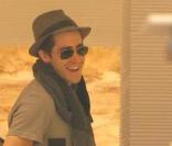 Jake Gyllenhaal avenue Montaigne à Paris lundi 16 mars