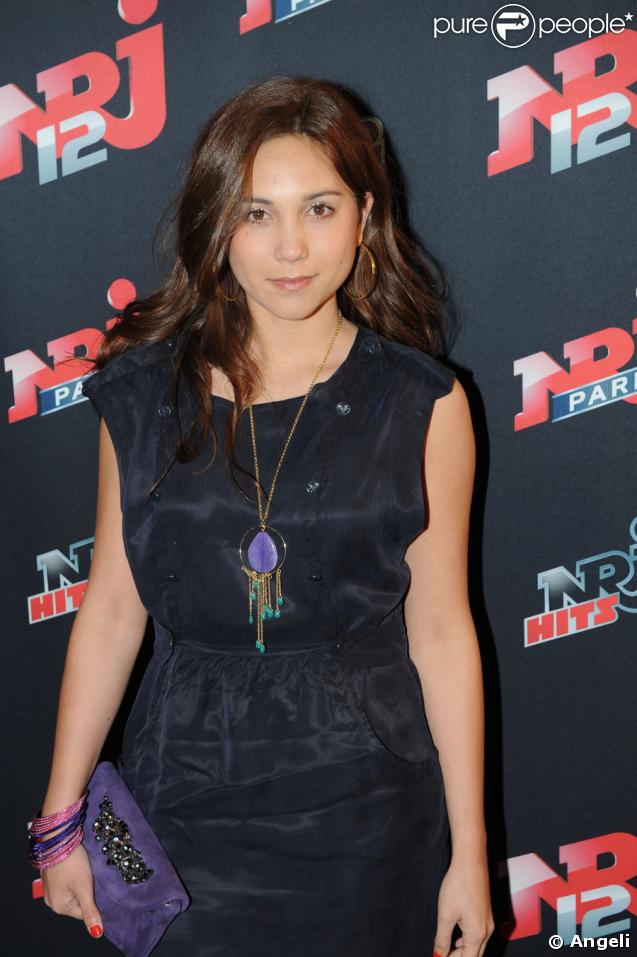 Leslie à l'anniversaire de NRJ 12, le 18 mars au VIP Room Theater.