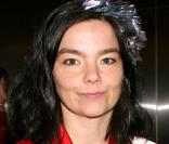 Bjork : on la préfère quand même détendue et avec le sourire