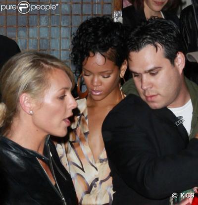 Rihanna sortant du club Les Deux à Hollywood