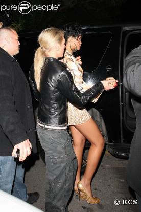 Rihanna sortant du club Les Deux à Hollywood
