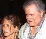 Jennifer Aniston et son père John Aniston en novembre 2001 