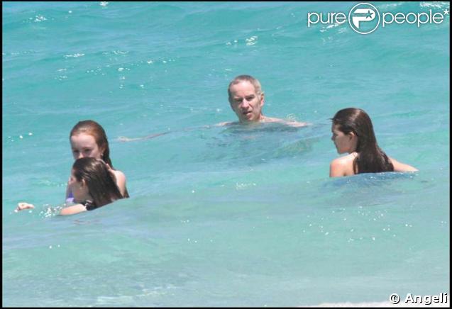 La légende du tennis John McEnroe en vacances en famille à Saint-Barthélemy