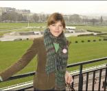Pour la sixième sixième saison des Dimanches au galop de France Galop, les stars ont été nombreuses à prendre du bon temps en famille. Ce deuxième 