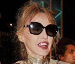 Teaser d' Extraterrestre , extrait de  Glamour à Mort , le nouvel album d'Arielle Dombasle