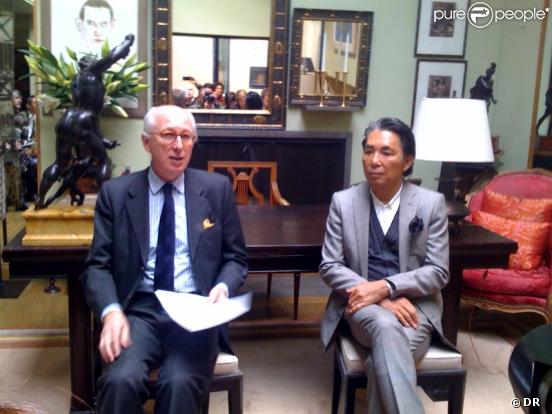 Kenzo avec Claude Aguttes, le commissaire priseur 