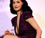 Dita Von Teese, reine de l'élégance sur tapis rouge !
