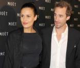 Joseph Fiennes  en charmante compagnie à la soirée Moët et Chandon à Londres hier soir