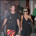 Quand Barbie... enfin Paris Hilton fait du shopping avec son homme : elle dévalise tout !