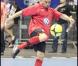 Pascal Obispo tente une volée, lors de la 4e édition de "Foot-Concert", qui s'est tenue à Lyon le 27 mars 2009 !