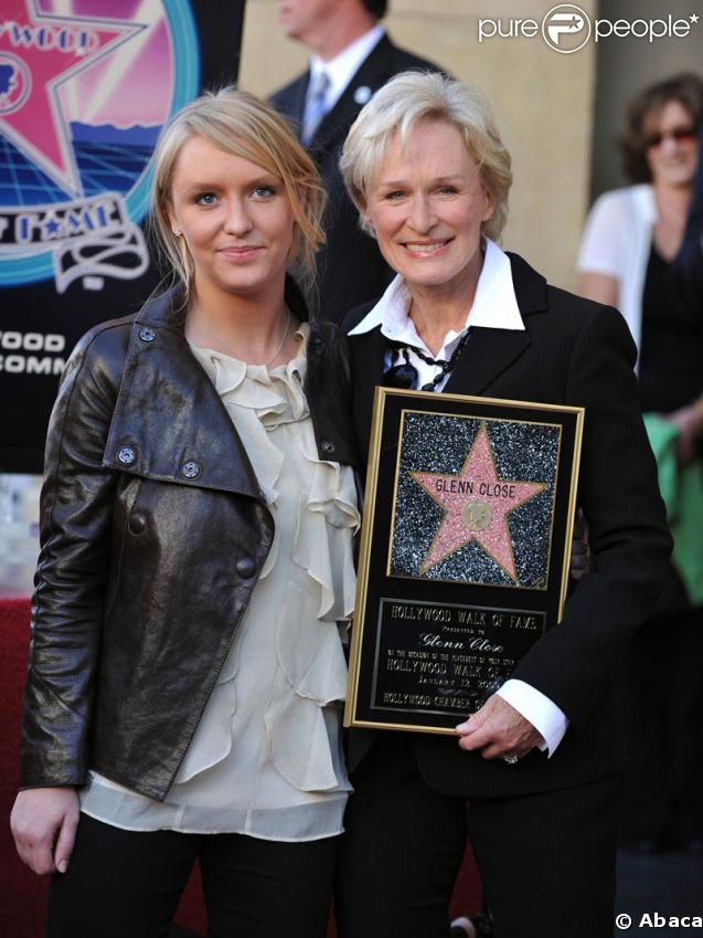 Glenn Close et sa fille Annie le 12 janvier 2009 pour honorer son étoile sur le Boulevard of Fame à Hollywood