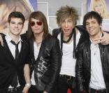 Le groupe de rock  Push Play  était présent pour l'avant-première d'Hannah Montana The Movie.  