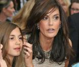 Teri Hatcher est venue accompagner sa fille à la première d\'<i>Hannah Montana The Movie </i><br />