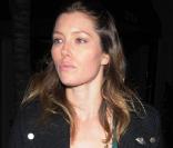 Justin Timberlake et Jessica Biel sortent de chez le teinturier et s'apprêtent à dîner avec leurs parents.  