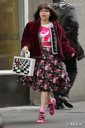 America Ferrera sur le tournage d'Ugly Betty, à New York. Quel look dingue !