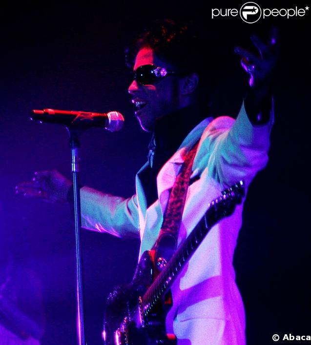 Prince sur scène à Minneapolis en juillet 2007