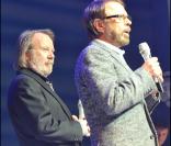 Benny Andersson et Björn Ulvaeus vrais membres du groupe ABBA sont venus fêter les 10 ans de la Comédie Musicale 