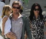 Courteney Cox, son mari David Arquette et leur fille Coco, 5 ans, se promenaient hier dans Malibu à l'occasion de la fête de Pâques