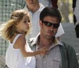 Courteney Cox, son mari David Arquette et leur fille Coco, 5 ans, se promenaient hier dans Malibu à l'occasion de la fête de Pâques
