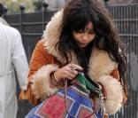 Zoe Kravitz dans les rues de New York, c'est pas la grande forme...