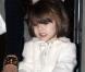 Janvier 2008, Suri approche de ses trois ans et laisse sa poussette à son doudou le lapin, qu'elle emmène en promenade avec sa mère à New-York.