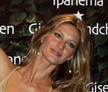 La gracieuse Gisele Bündchen, fait son show pour le lancement de la nouvelle gamme de tongs de la marque Ipanema. 